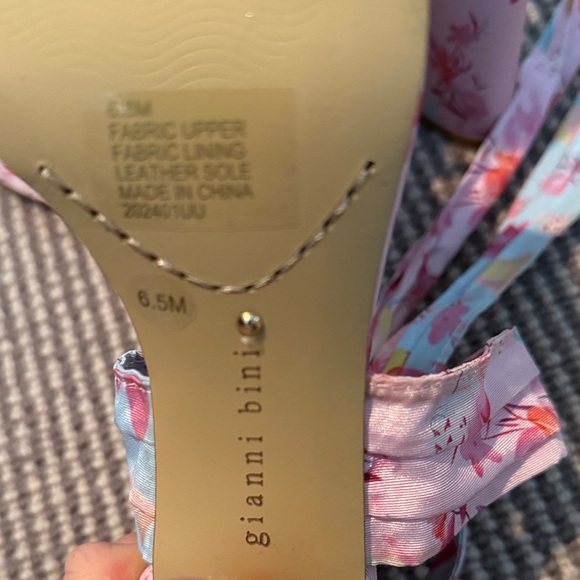 Gianni Bini Pink Floral Heels - Picture 2 of 2